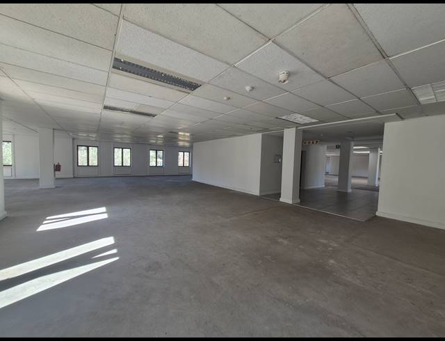 1,314M² OFFICE TO LET IN SANDTON CENTRAL